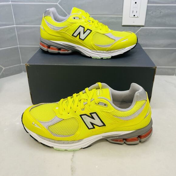 New Balance 2002R Sulfur Yellow Lime M2002RLC Size 10.5 Running EUC main image 6